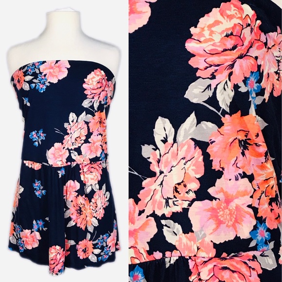 Old Navy Tops - đź”–SOLDđź”– EUC Old Navy Navy Floral Tube Top 3x Old Navy Tops - đź”–SOLDđź”– EUC Old Navy Navy Floral Tube Top 3x